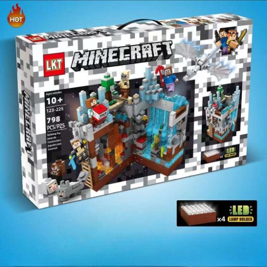 Minecraft - Snowy plains Minecraft Snowy Plains Theme Building Blocks - 798 Pieces